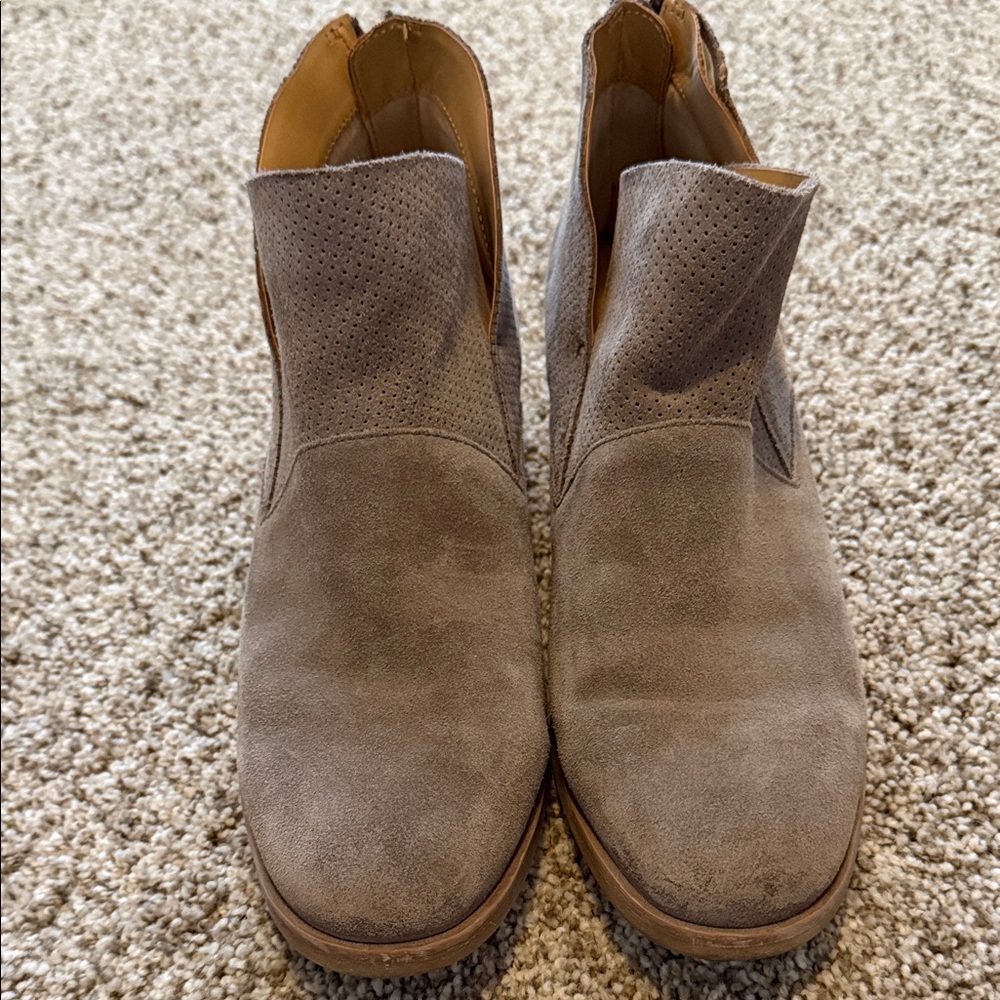 Korks Suede Chelsea Boots - Gray